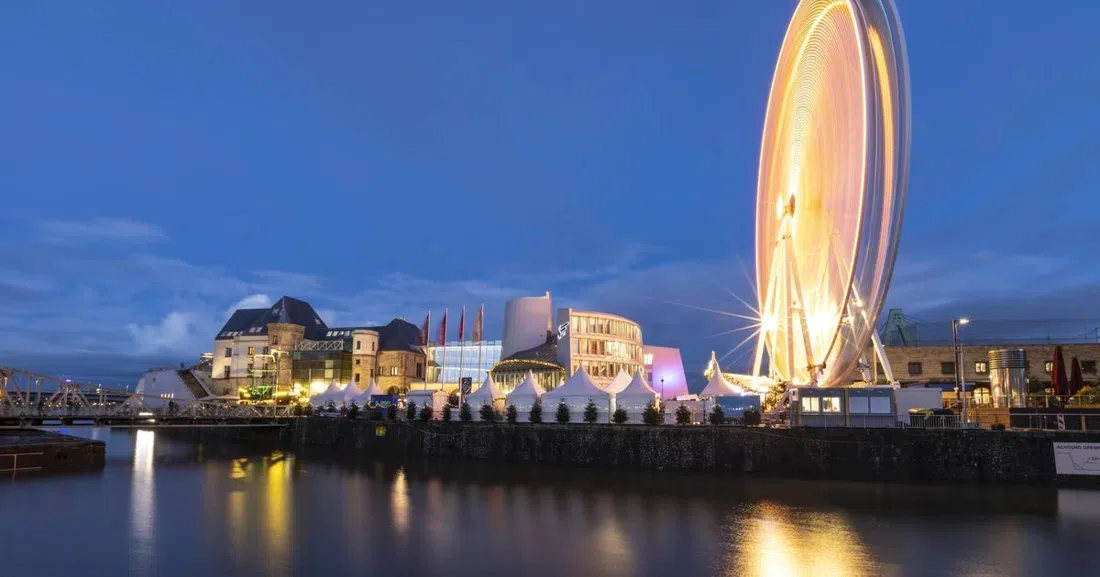 Kölner Hafen-Weihnachtsmarkt am Schokoladenmuseum, Keulen