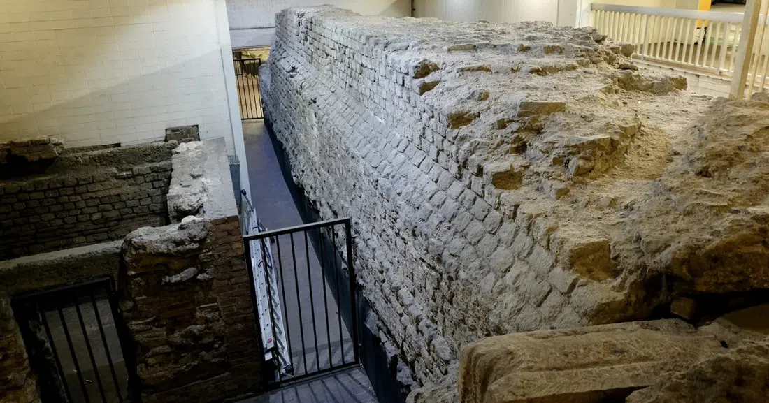 Romersk nordport & bymur, Domkloster / Domkirkens parkeringshus, Köln