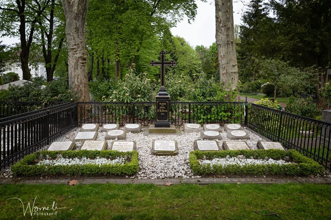 Grabstätte Familie Farina, Colonia