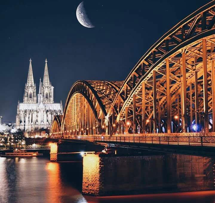 Hohenzollern Bridge — photo 3