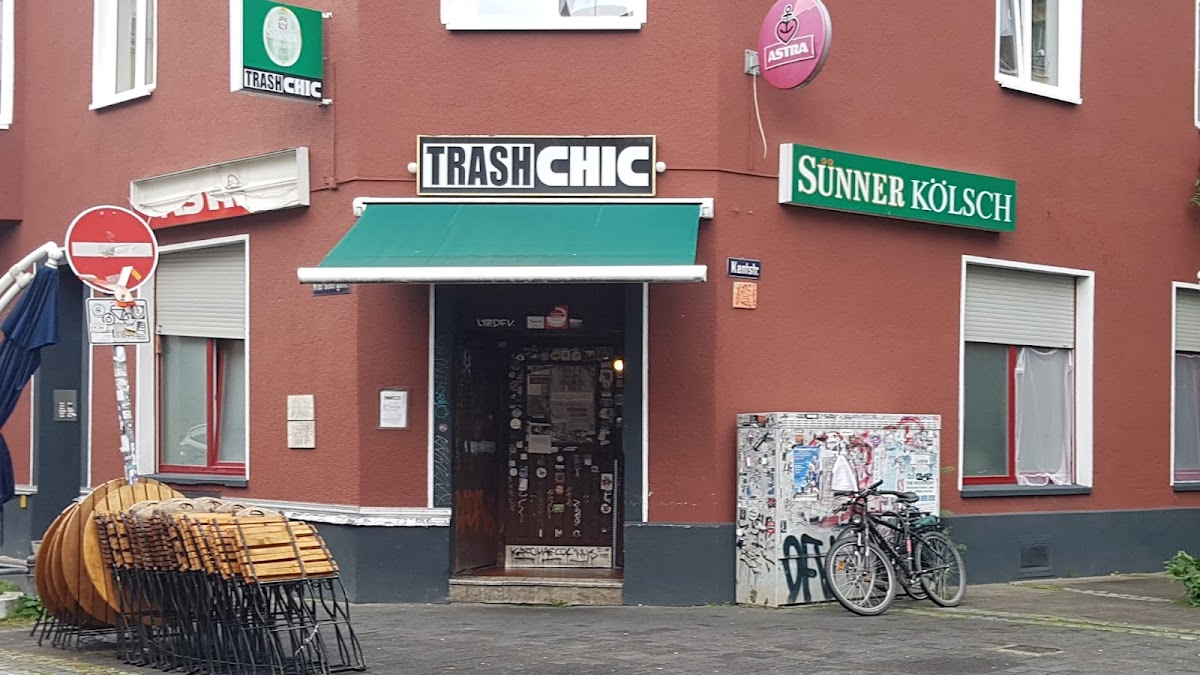Trash Chic, Cologne