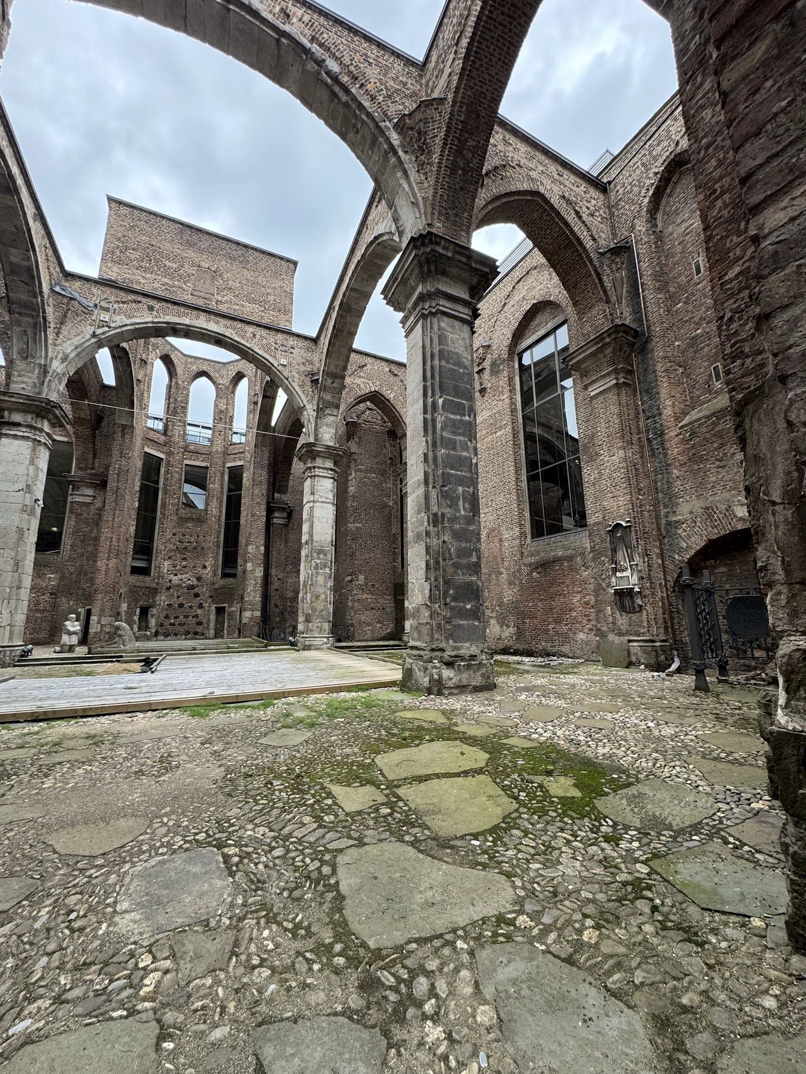 Alt St. Alban (Trauernde Eltern), Cologne