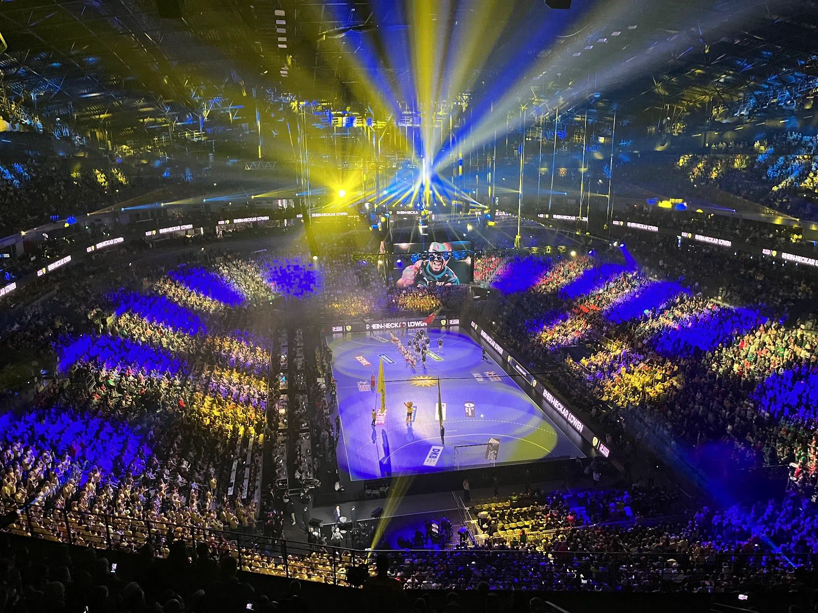 Lachende Kölnarena (LANXESS arena), Köln